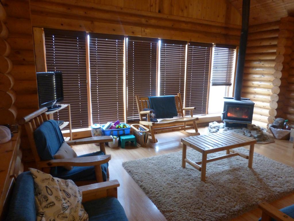 Folding Mountain B & B Fort Nelson Exterior foto