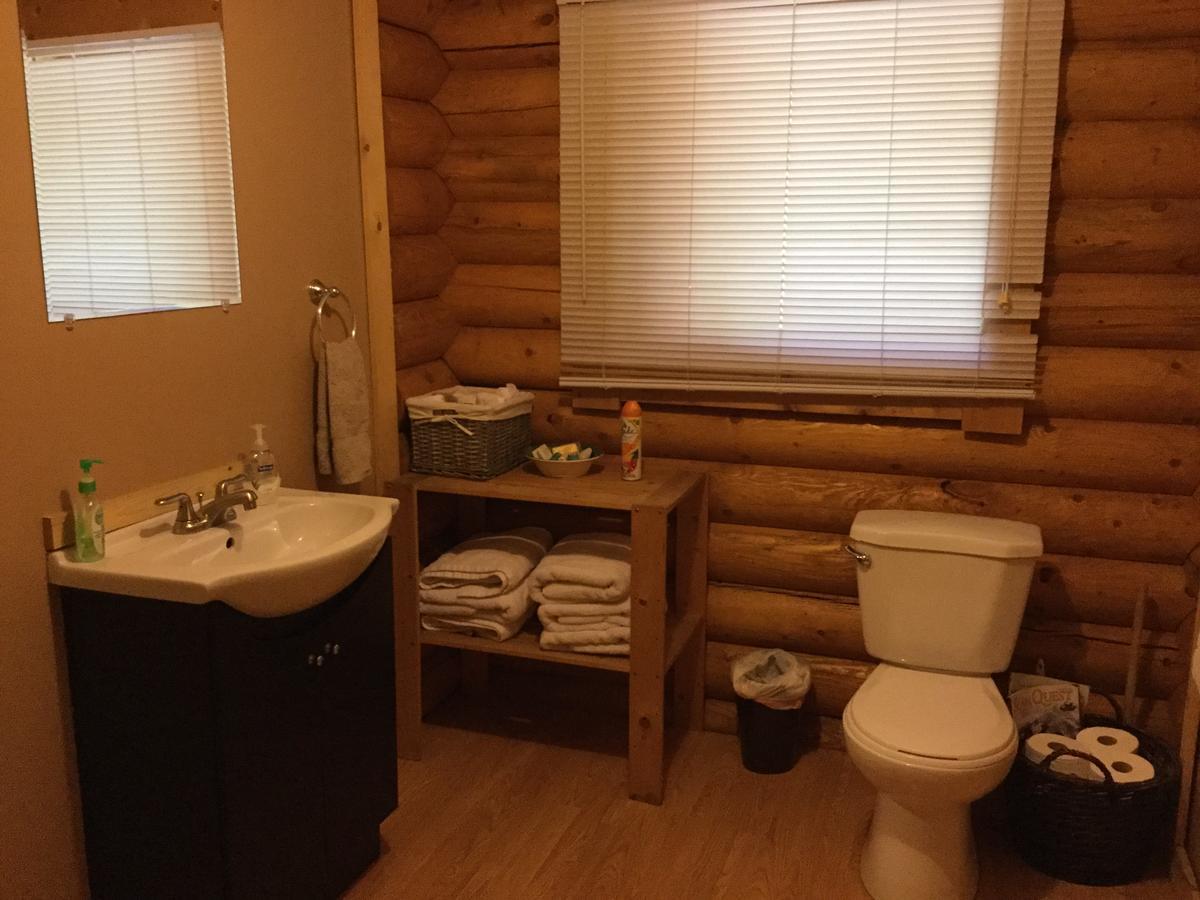 Folding Mountain B & B Fort Nelson Exterior foto