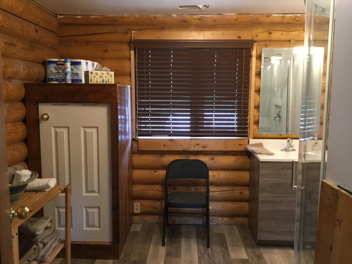Folding Mountain B & B Fort Nelson Exterior foto